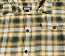 Patagonia Button Shirt Size Large