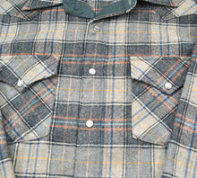 Vintage Pendleton Snap Shirt Size Medium