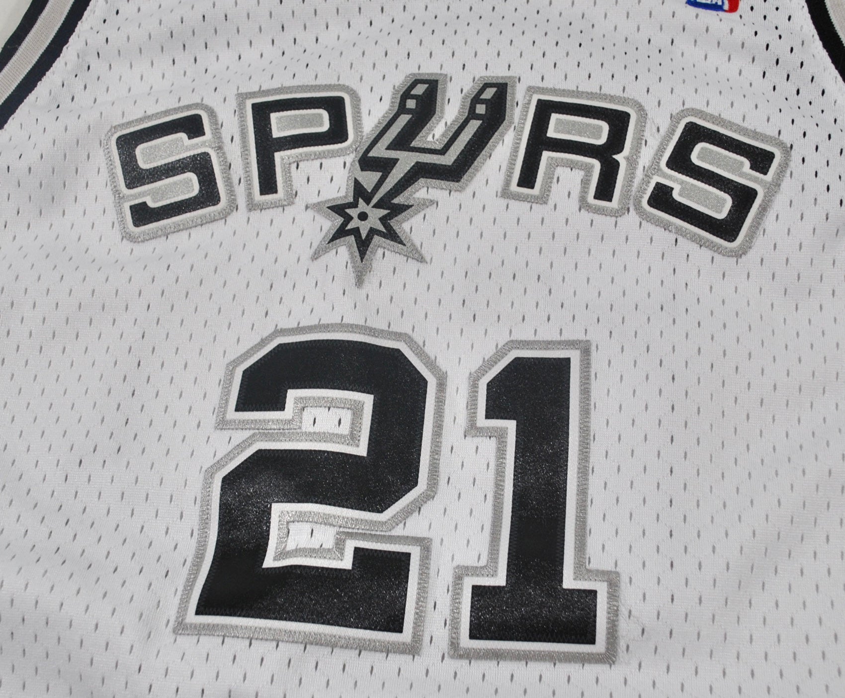 Spurs youth sizes jersey